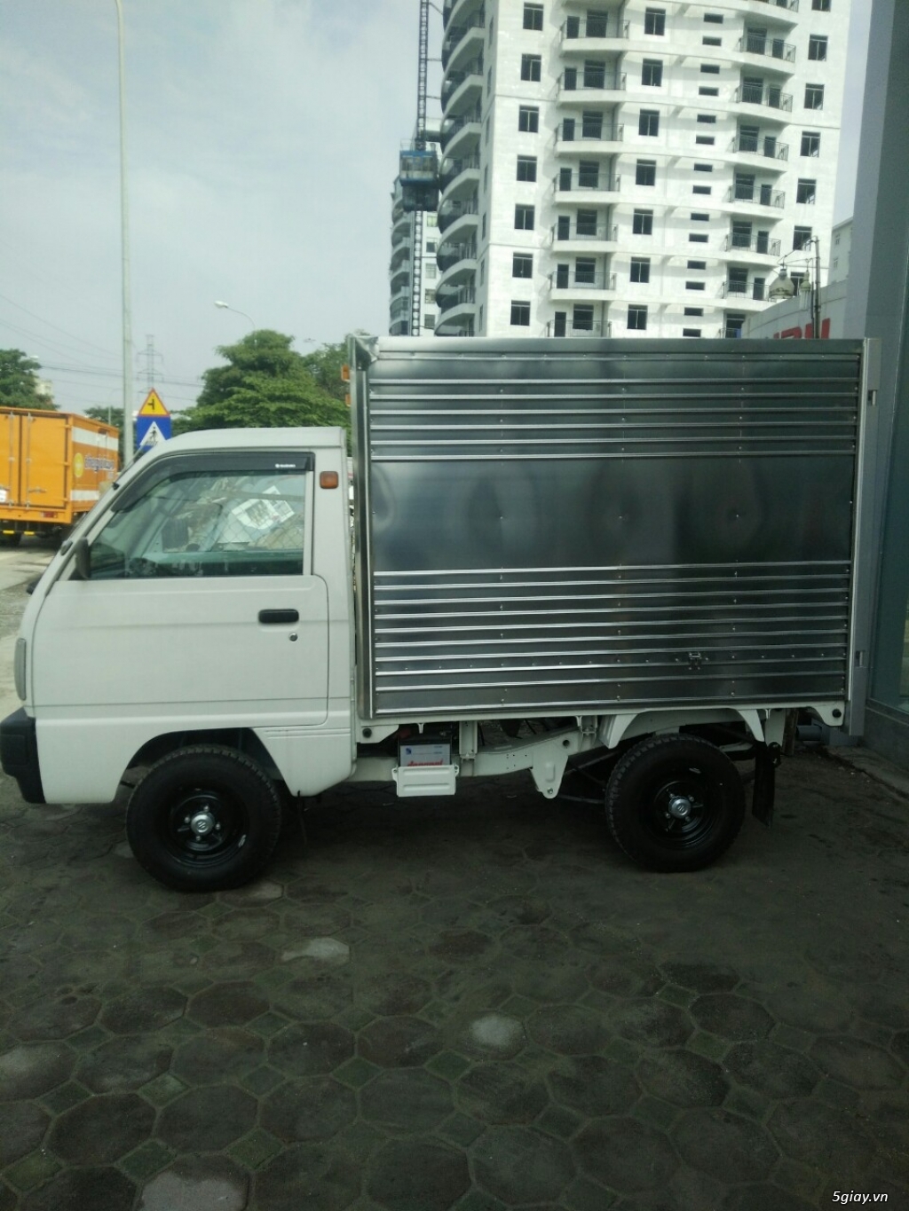 BÁN XE TẢI 5 TẠ MỚI SUZUKI CARRY TRUCK GIÁ TỐT - 2