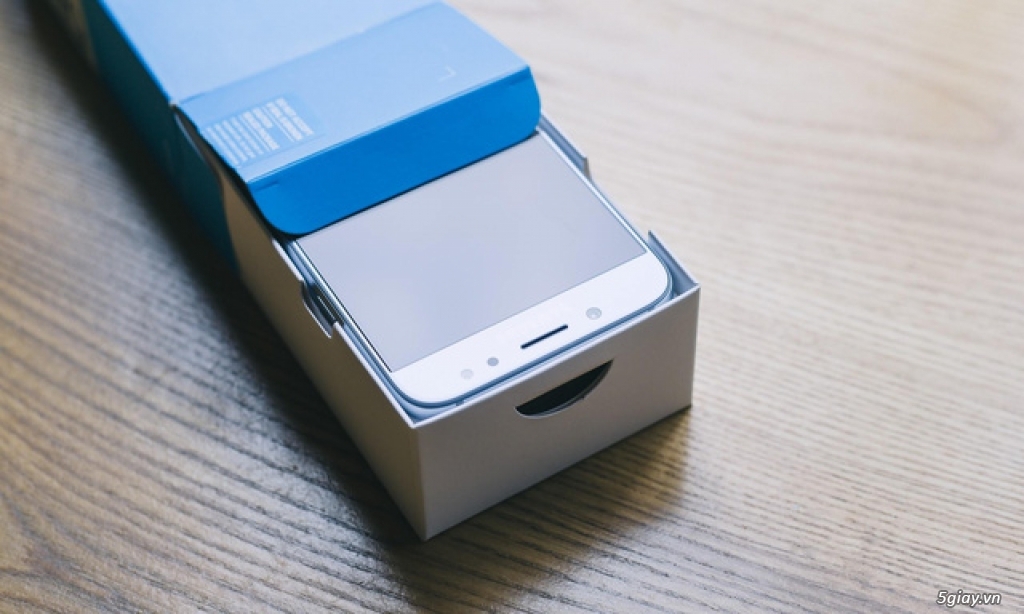 ĐT Samsung J7 Pro 32G blue mới 100%!