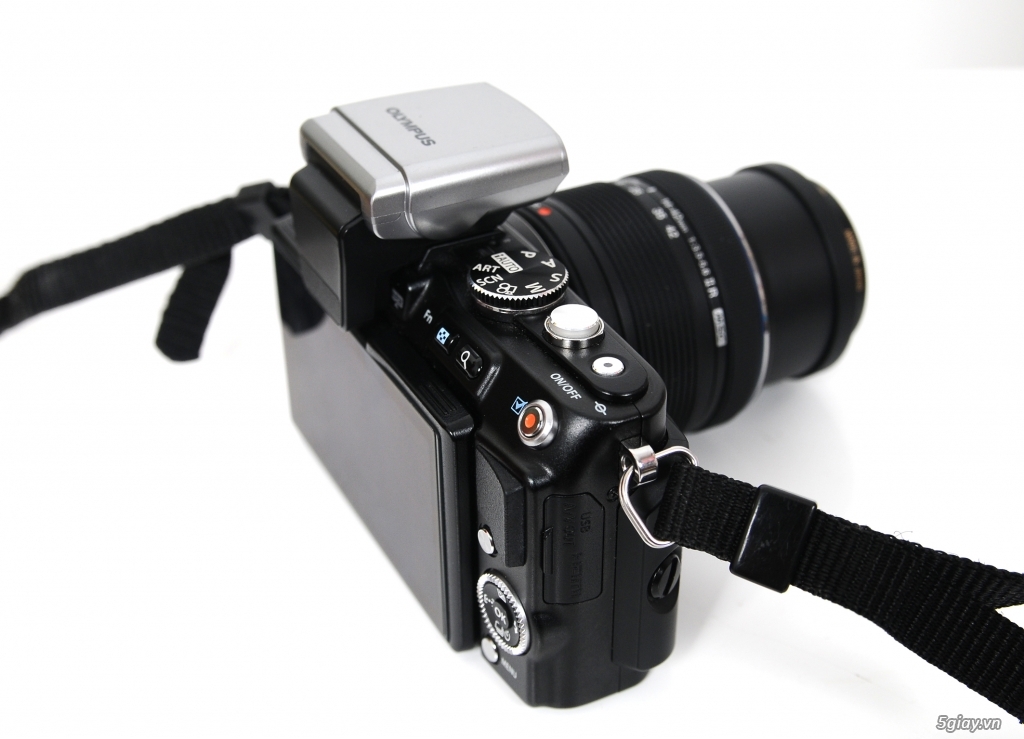 Cần bán máy ảnh olympus e-lp5 - 1