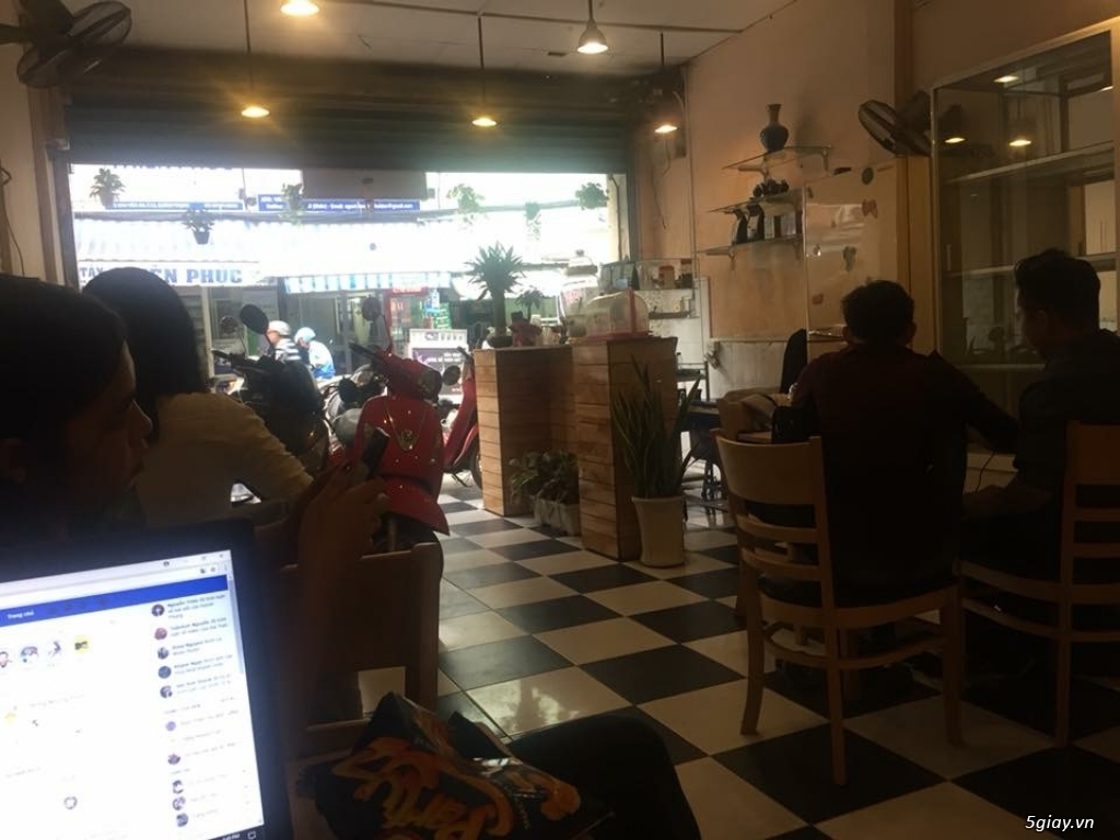 Cần thanh lý quầy bar L cỡ lớn bàn ghế tủ kệ ...