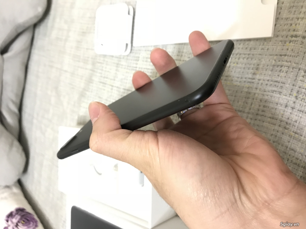 Iphone 7plus 128 Matte Black 99% PHỤ KIỆN CÒN CHƯA SỬ DỤNG - 1
