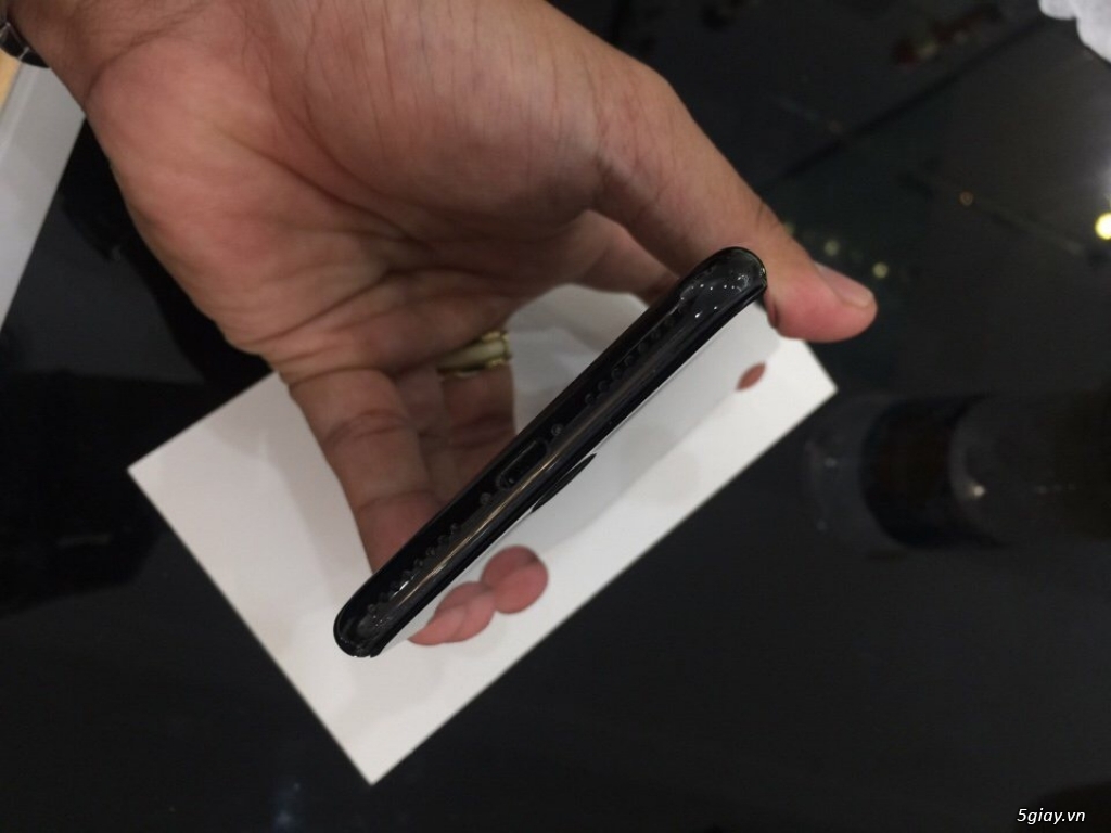 Cần bán Iphone 7plus hàng Mỹ Jetblack 128gb - 5