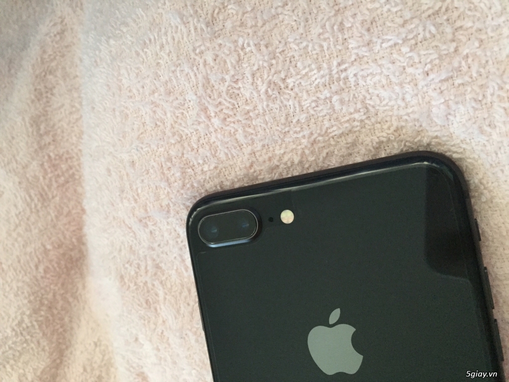 Iphone 8 plus 64 đen 99,9% bh lâu - 2