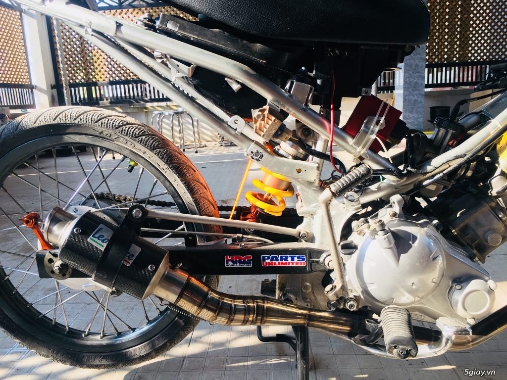 Ex độ xe chạy sân giá mềm - 4