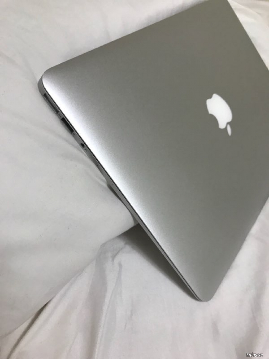 Apple Macbook Air 2014 13.3'' like new hàng xách tay Mỹ - 1