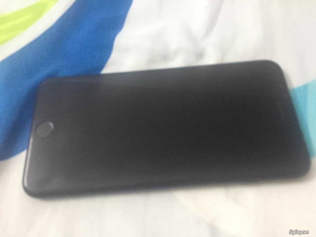 Cần bán 1 iphone 7 plus 128gb den nham quốc tế fullbox - 1