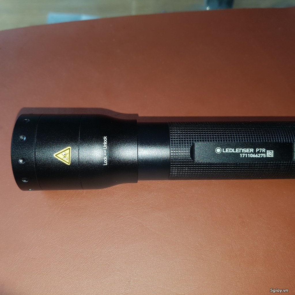Cần bán đèn pin led lenser P7R - 4