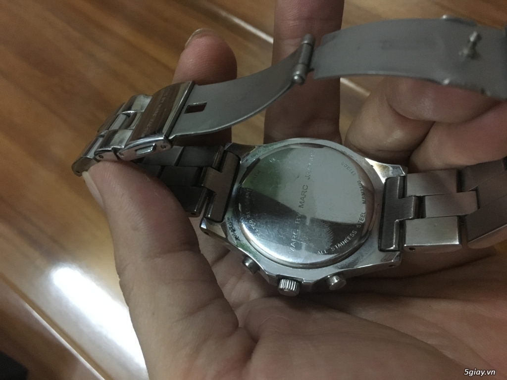 Đồng hồ Marc Jacobs chính hãng.