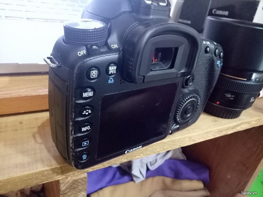 Bán Combo máy ảnh 7D+ Canon 50.14 - 4