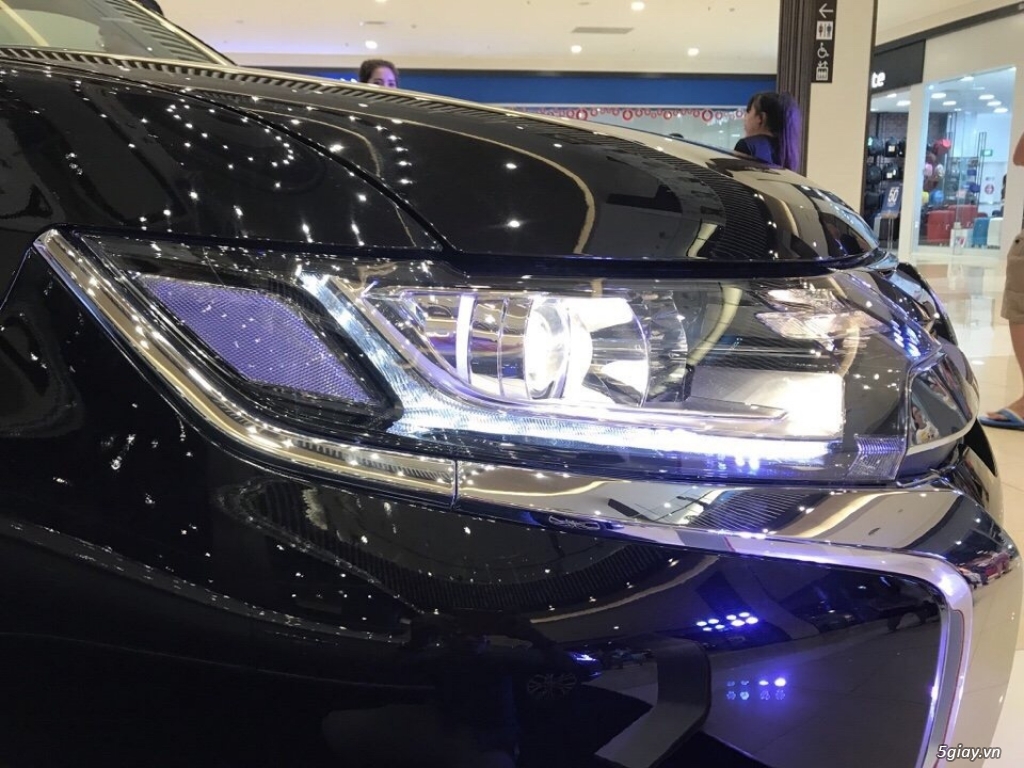 Mitsubishi Outlander 2.0 CVT 2018 Giá Chỉ Từ 807tr - 2