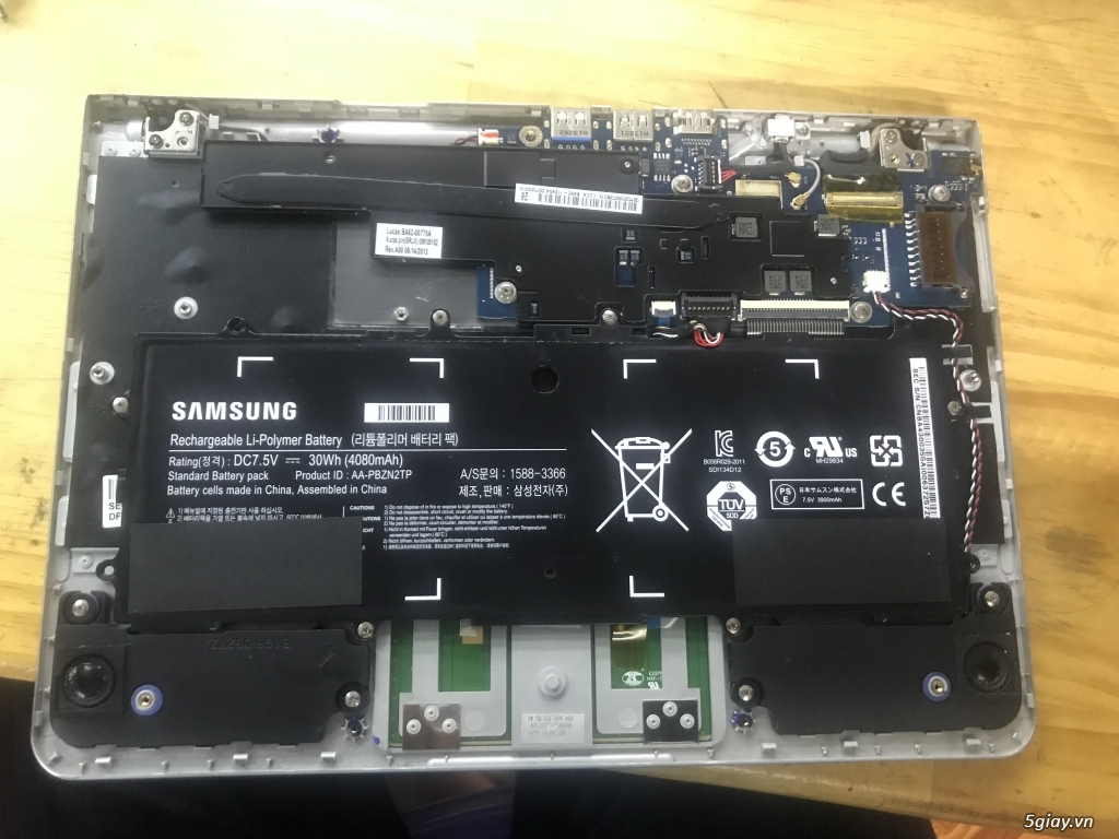 Chromebook Samsung XE303C12 cần bán - 6