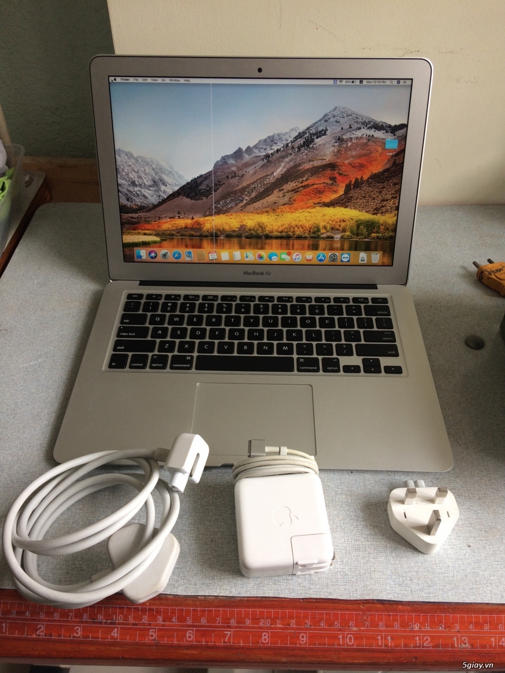 Macbook Air MID 2013 13,3 i5 4G SSD256 bị sọc nhỏ Giá rẻ - 2