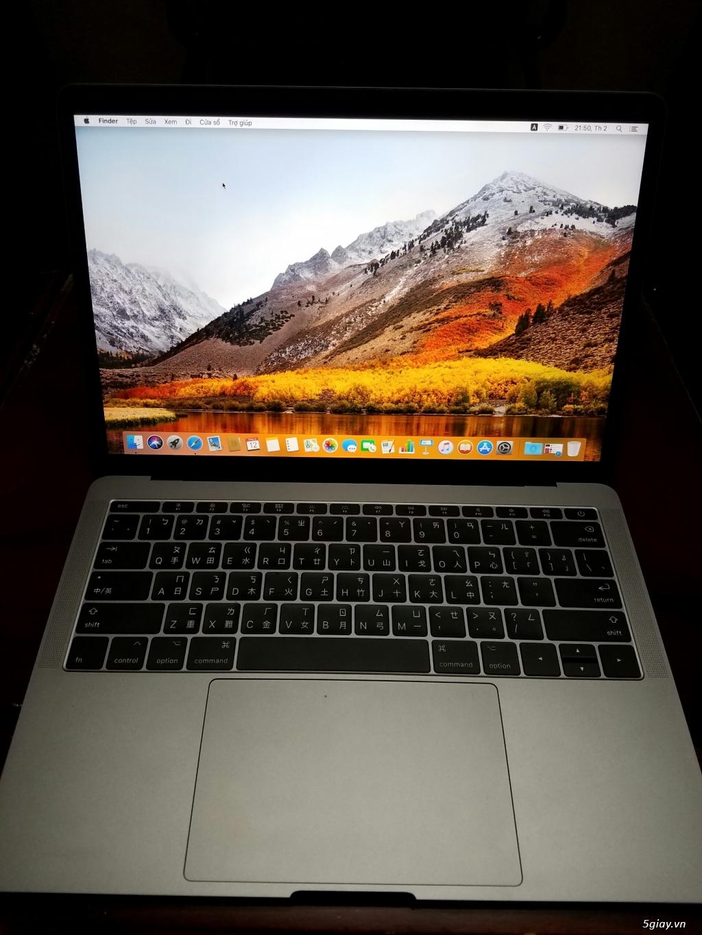 Em ban MacBook Pro (13-inch, 2016, Two Thunderbolt 3 Ports) - 1