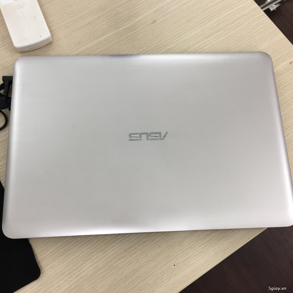 Laptop Asus A556UR 15.6 còn mới đẹp