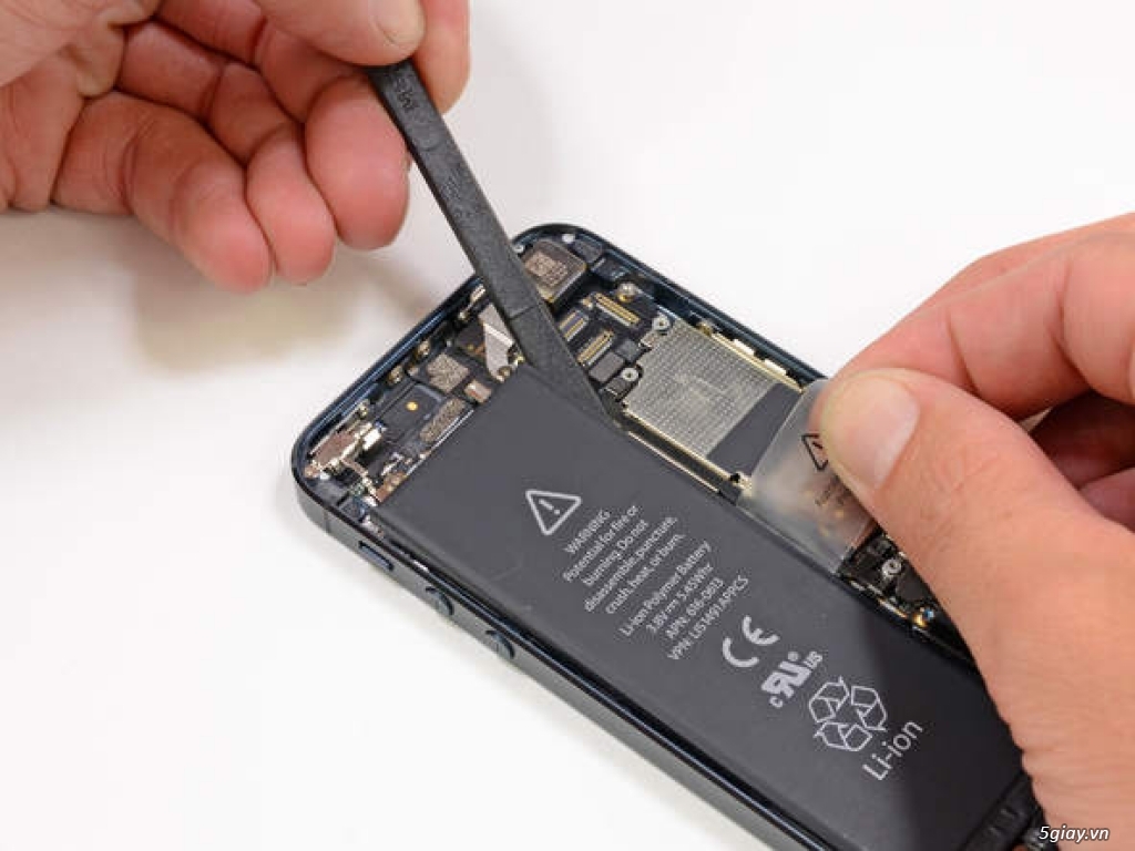Thay pin iphone 4/4s/5/5c/5s/6/6s/7/7s/7plus/x... giá rẻ uy tín tại bi