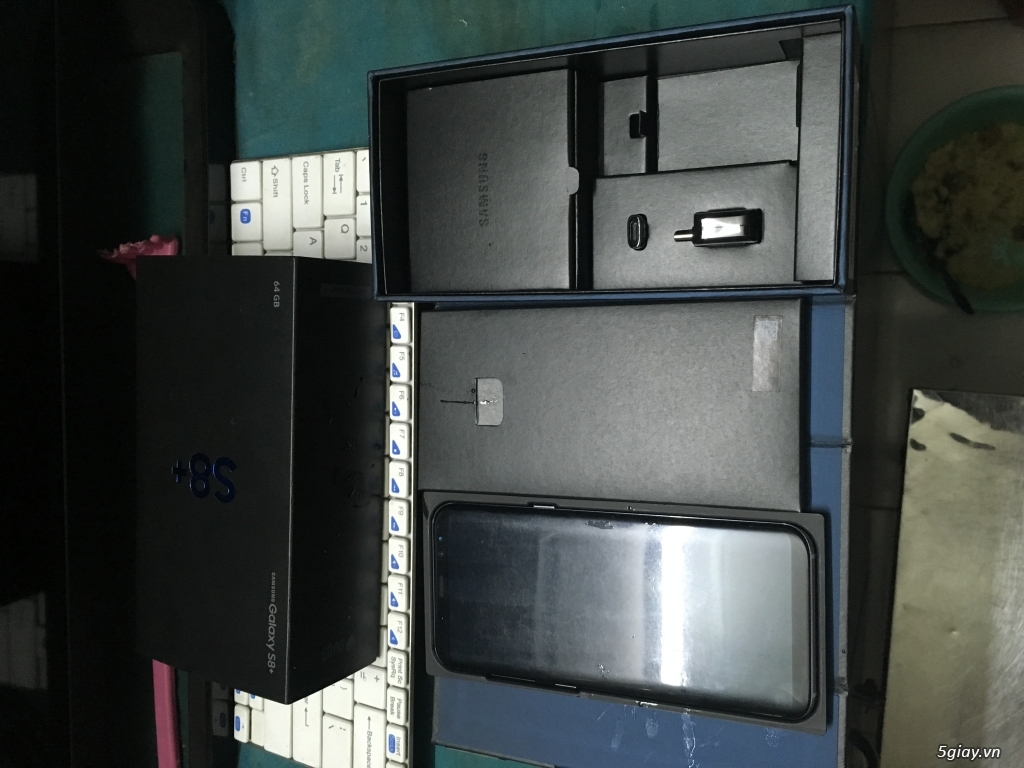 ban samsung s8 plus mau tím khói