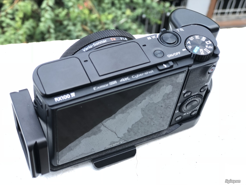 Siêu Compact Sony RX100 Mark IV Quay phim 4k. - 2