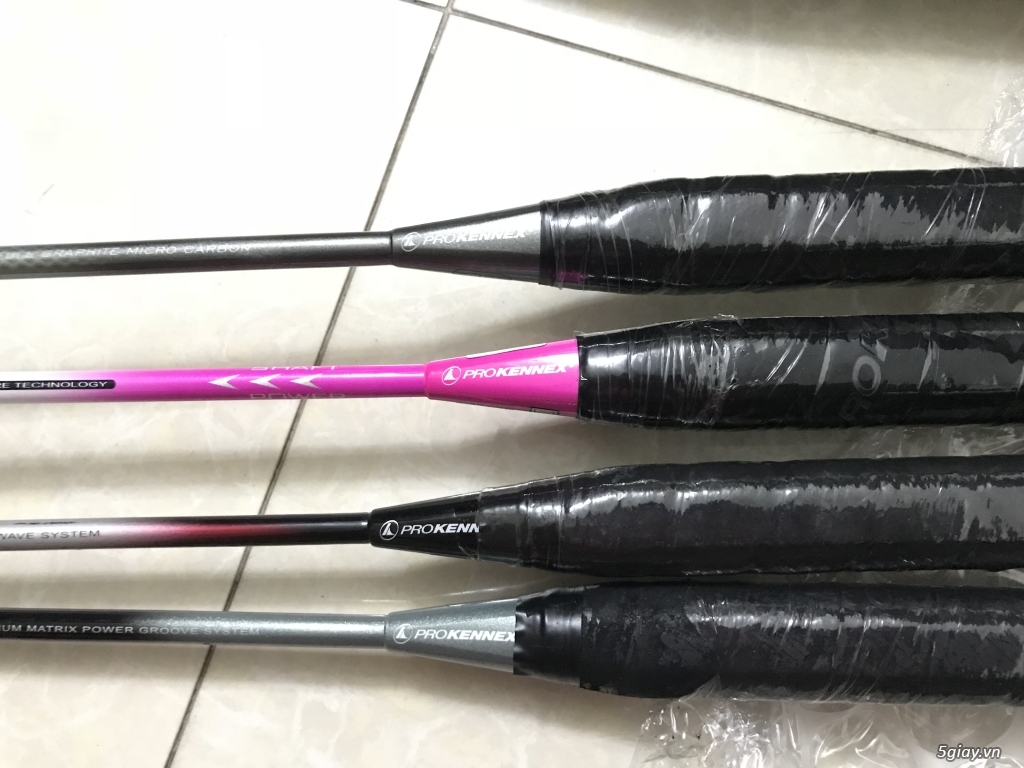 Bán vợt cầu lông PROKENNEX làm từ sợi Carbon, xách tay Nhật new 100%
