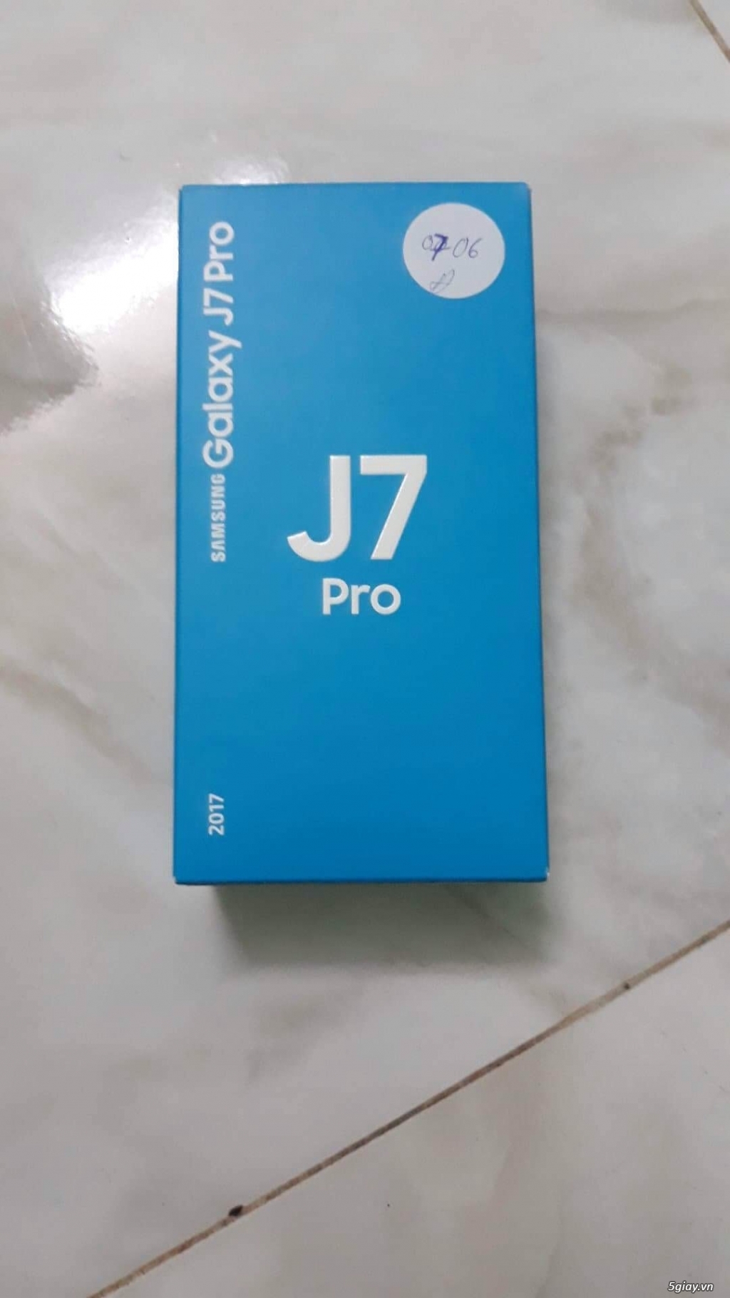 Bán J7 pro đen fullbox còn bh tgdđ...