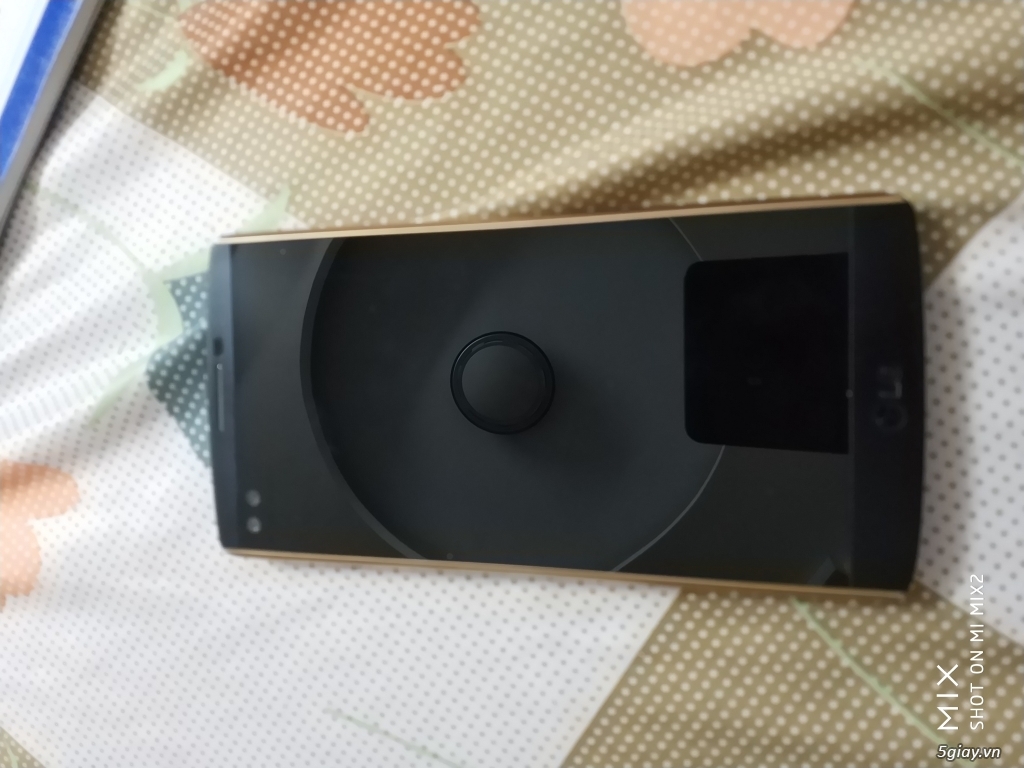 HCM - LG V10 64gb viền vàng, nắp da cực hiếm