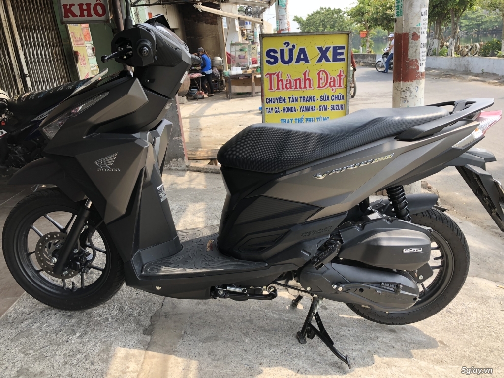 Cần bán vairio vàng cát dk t10/2017 odo 1800km - 2