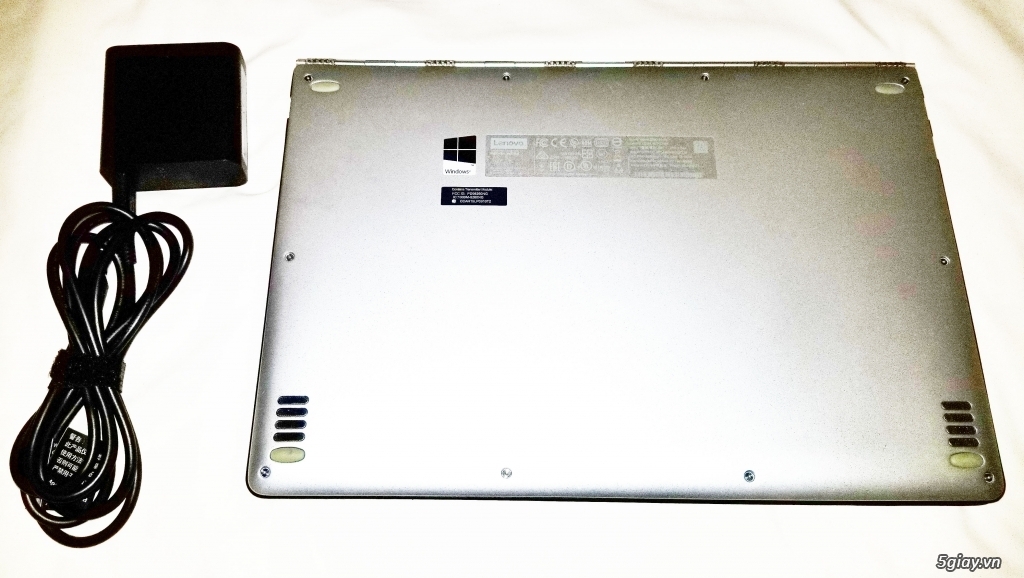 Lenovo Yoga 900 13.3” 256GB IntelCore i7 3.1GHz 8GB xoay 360 độ. - 1