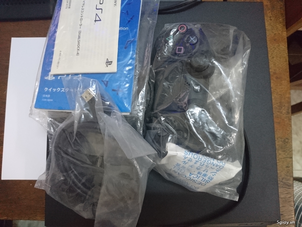 Máy PS4 CUH-1200 mới 99% - 2