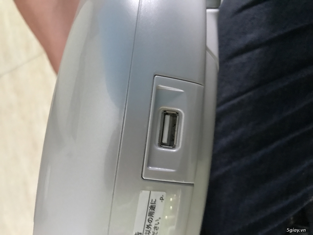 Robot hút bụi sharp rx-v100 nhật
