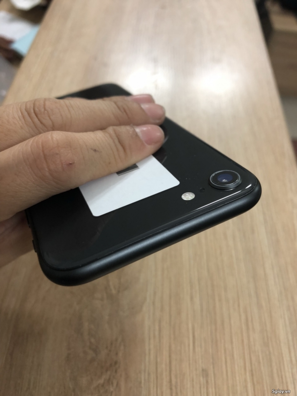 Iphone 8 Lock 64G màu Đen và Gold - 2