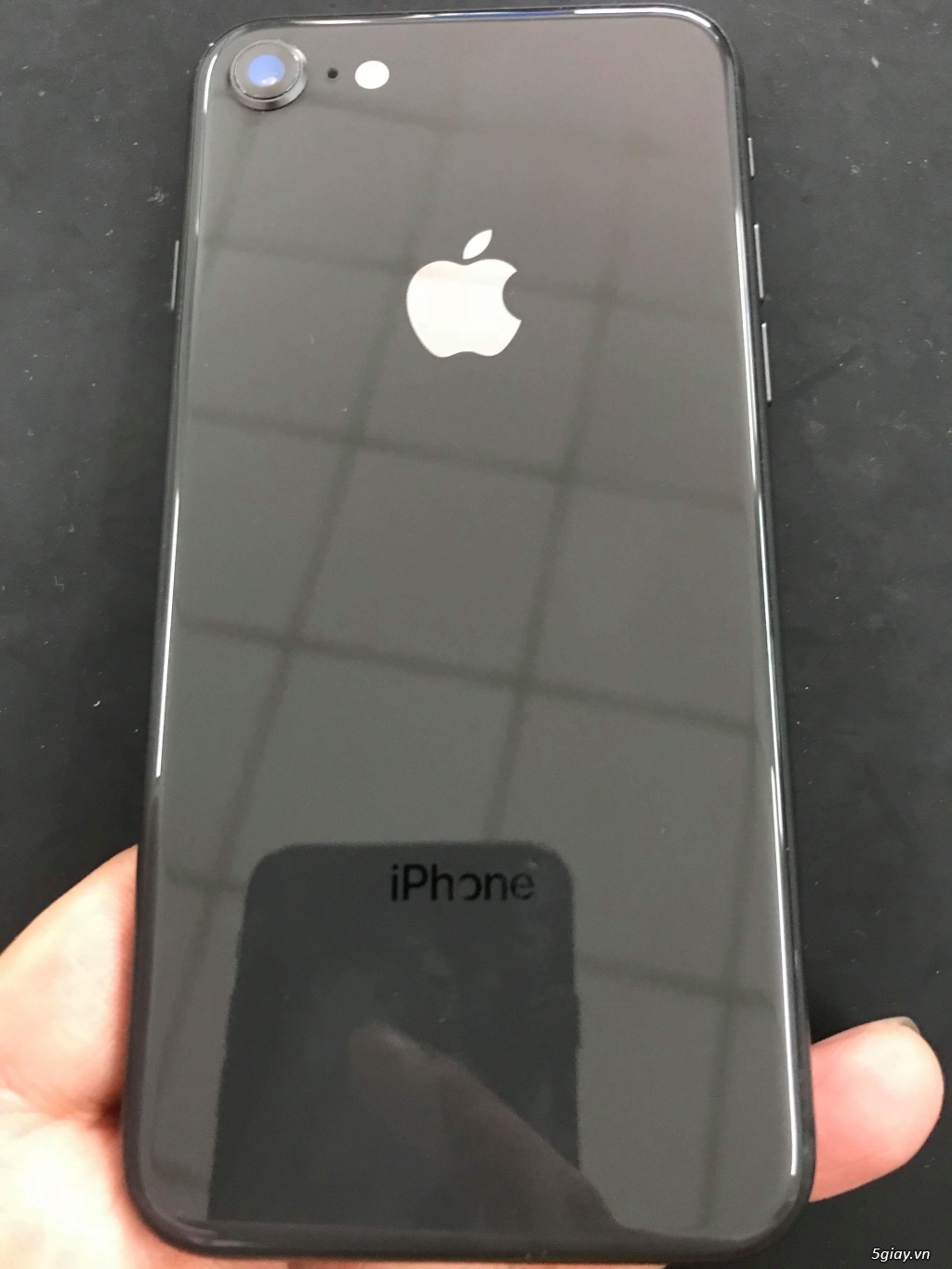 Cần bán: iphone8 đen 64gb đẹp 99,99%