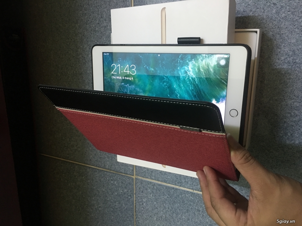 Ipad 2017 32gb only wifi màu vàng còn bảo hành VTA - 5