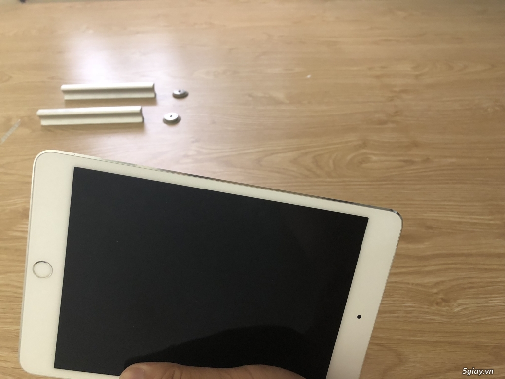 Ipad mini 4 16gb 4g silver zin all keng 99% - 2