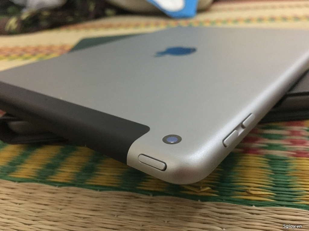 iPad Gen.5 2017 Wifi và 4G - 1