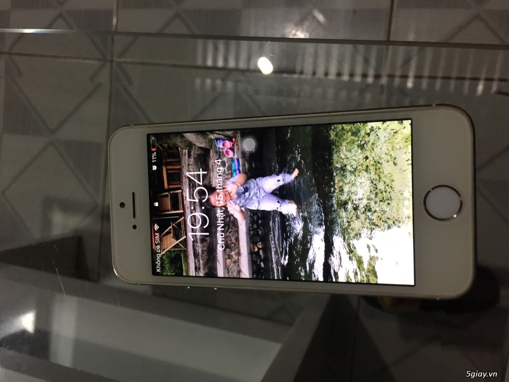Cần bán điện thoại samsung j7plus - 2