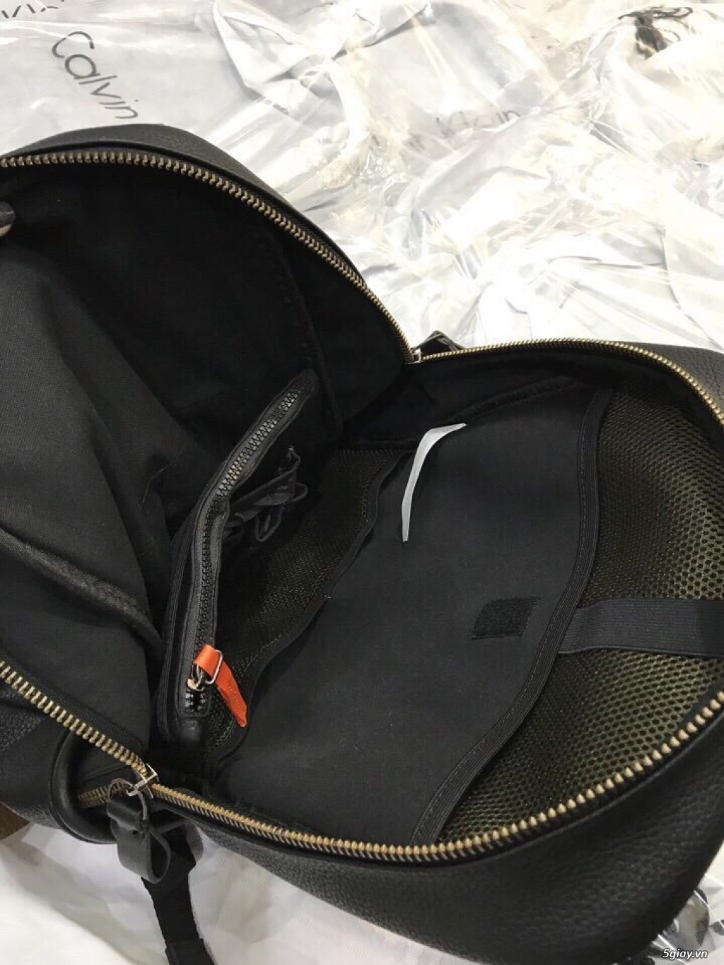 Cần bán Balo Calvin Klein Auth 100% - 2