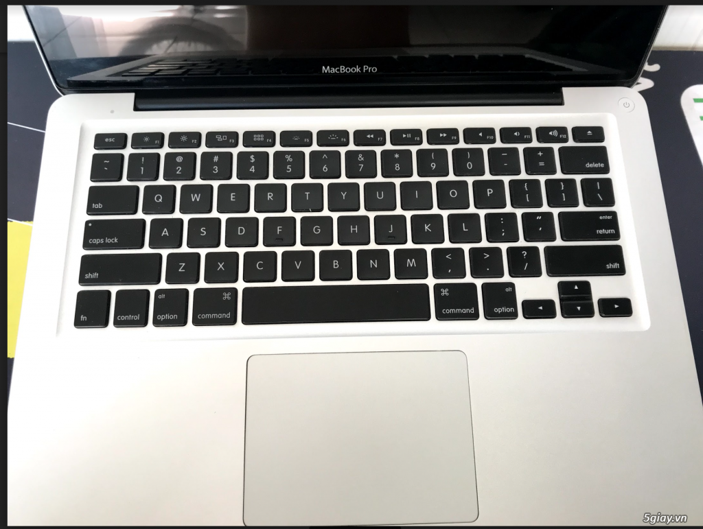 MacBook Pro 2011 - MD313 / 13 inch / Core i5 / Ram 6GB / Ssd 256 - 3