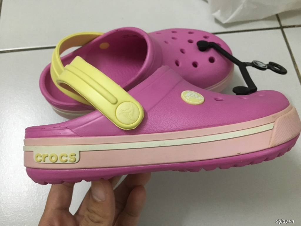 Giày Crocs trẻ em