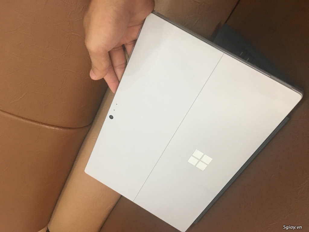 Surface Pro 5 core i7 thế hệ 6 + Type Cover mới 99̀% - 2