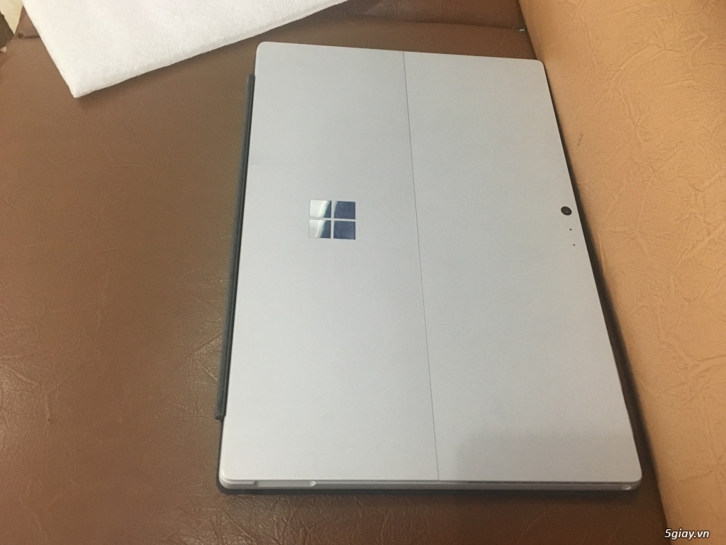 Surface Pro 5 core i7 thế hệ 6 + Type Cover mới 99̀%