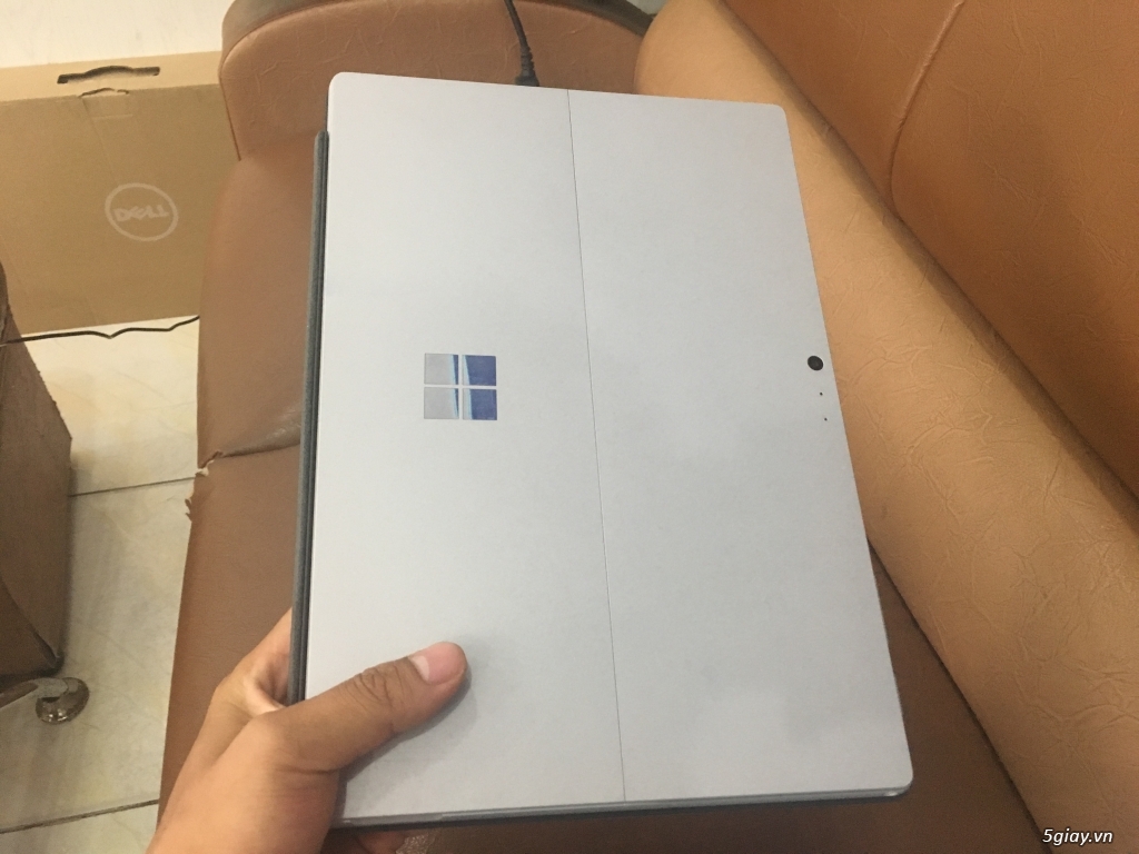 Surface Pro 5 core i7 thế hệ 6 + Type Cover mới 99̀% - 3