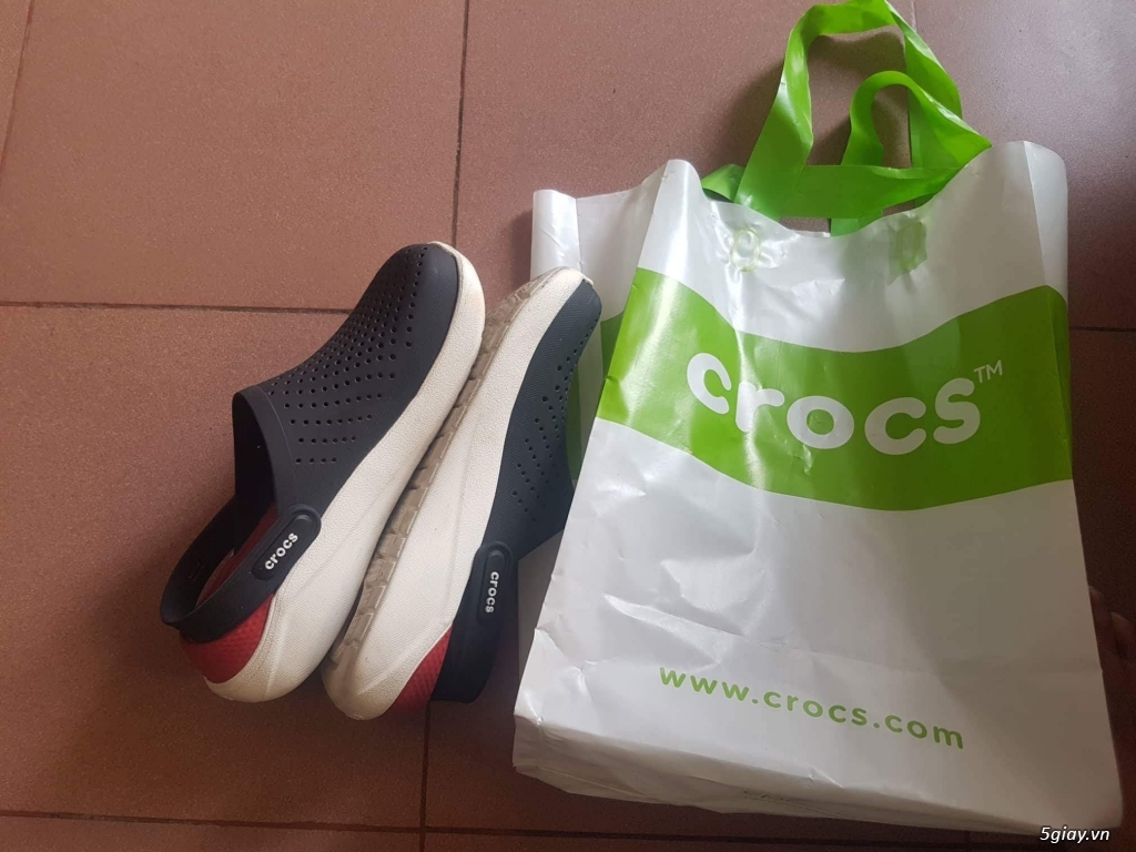 dép crocs literide unisex size 5 - 1