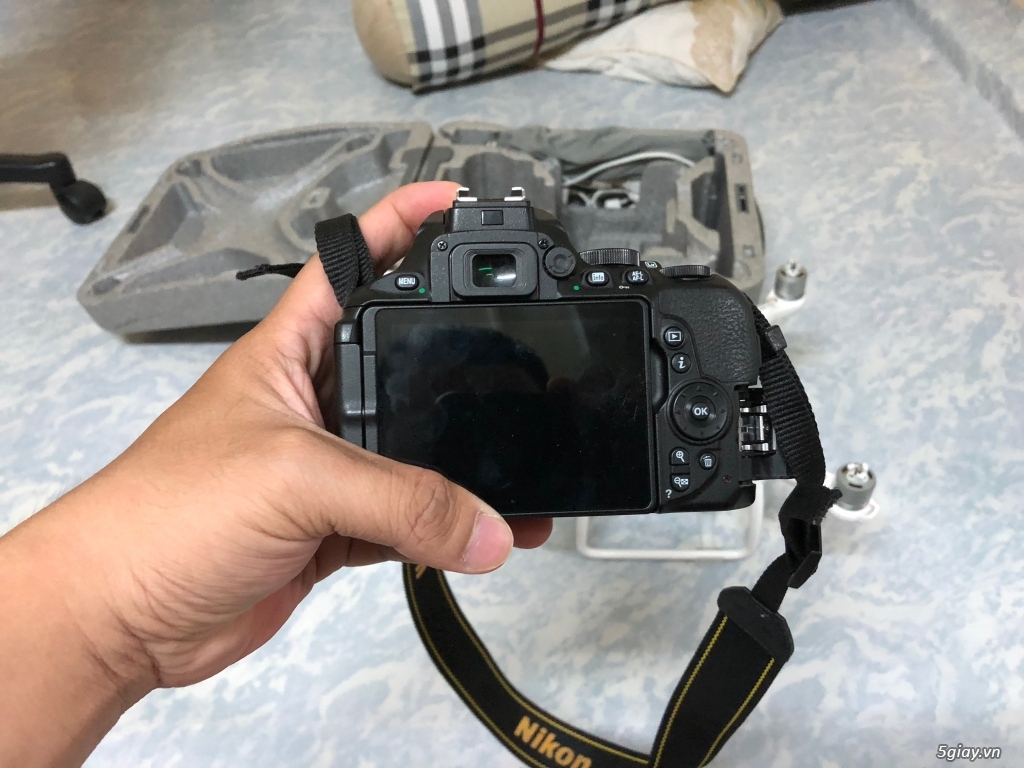 Cần bán Nikon D5600 Kit AF-P 18-55mm VR  like new 99% - 1