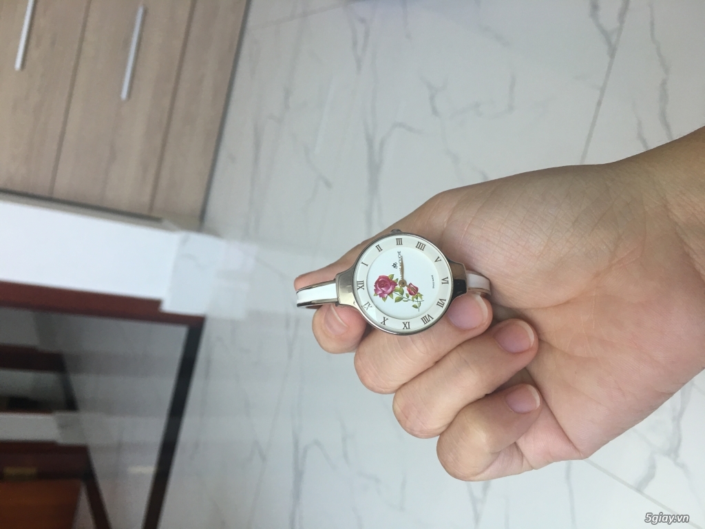 Thanh lý một số vòng đá, đồng hồ!
