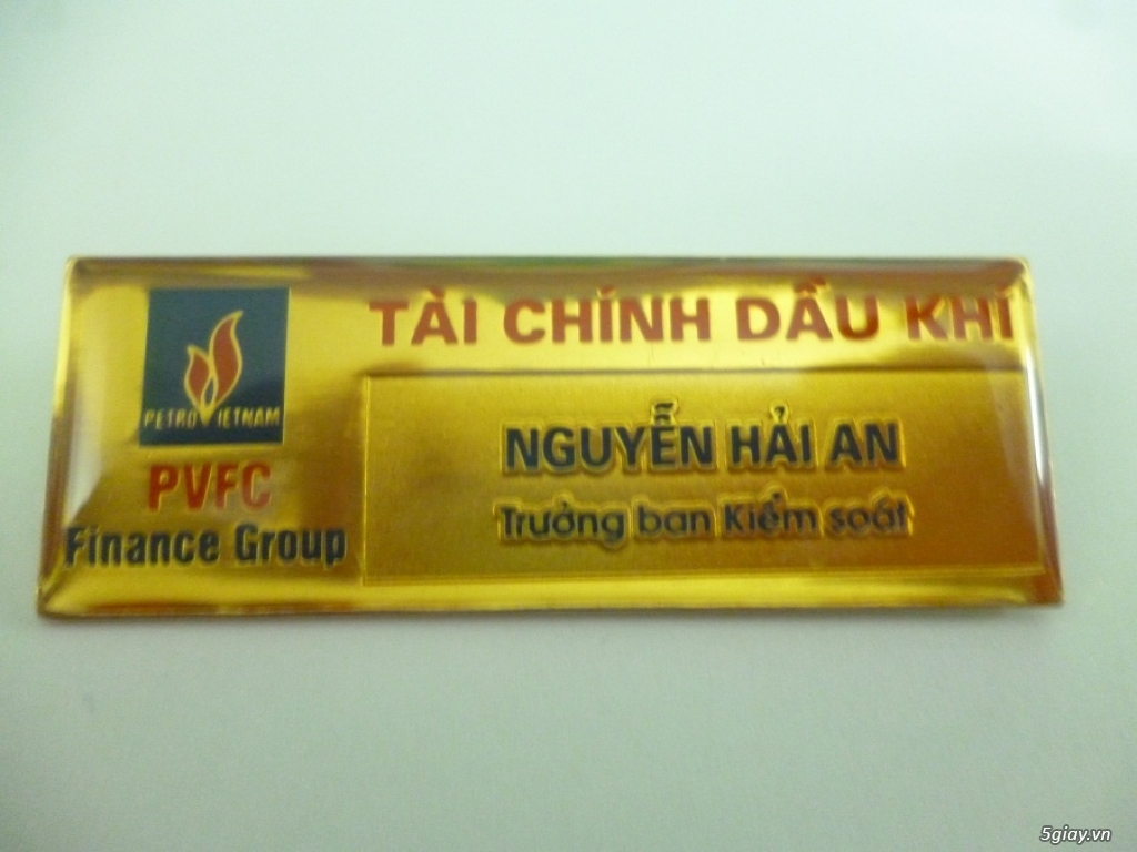 Bảng tên, thẻ tên nhân viên in logo - 1