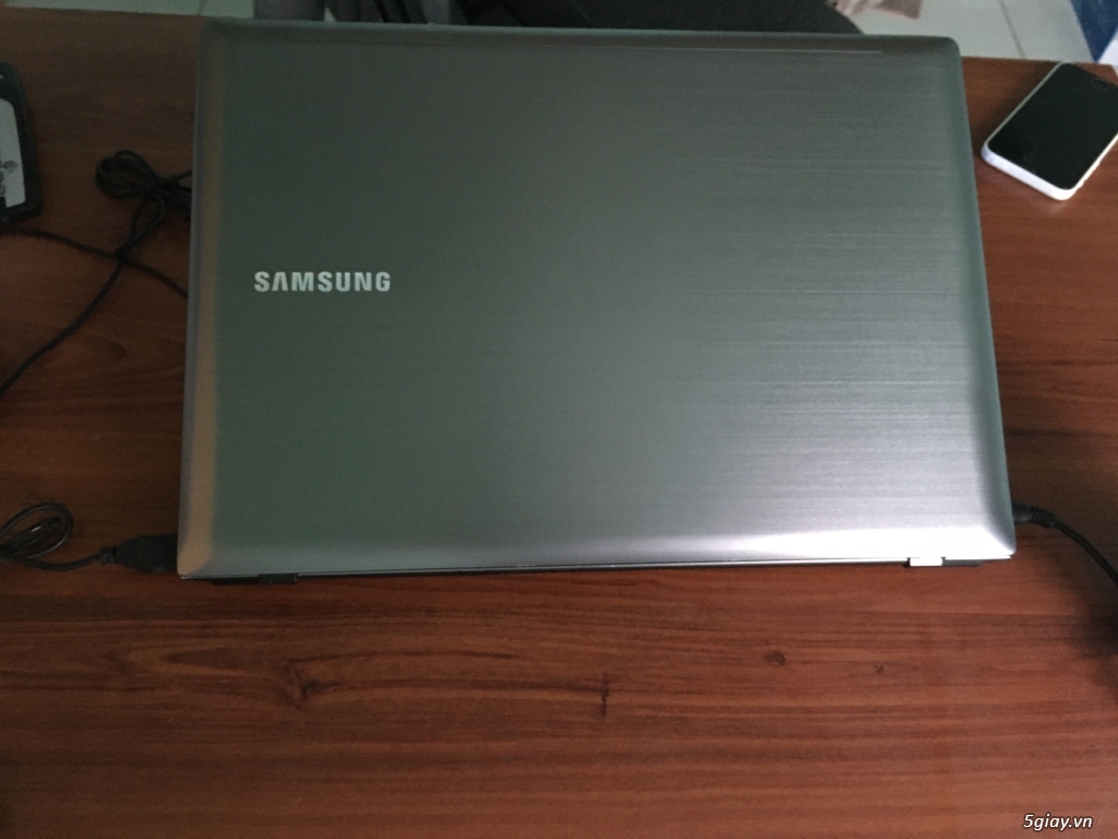 Bán Laptop samsung core i5-ram 4g-card rời-3tr-A.Bình 0967614240