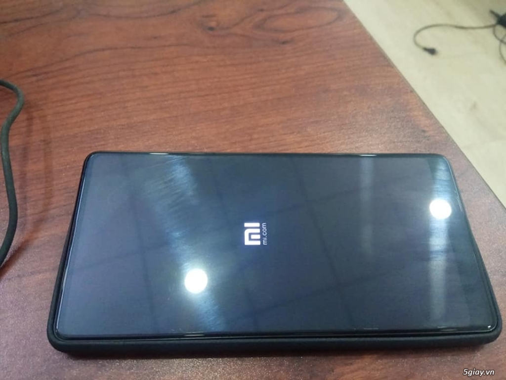 XiaoMi MiMix 2 mới 99% còn 6t bh