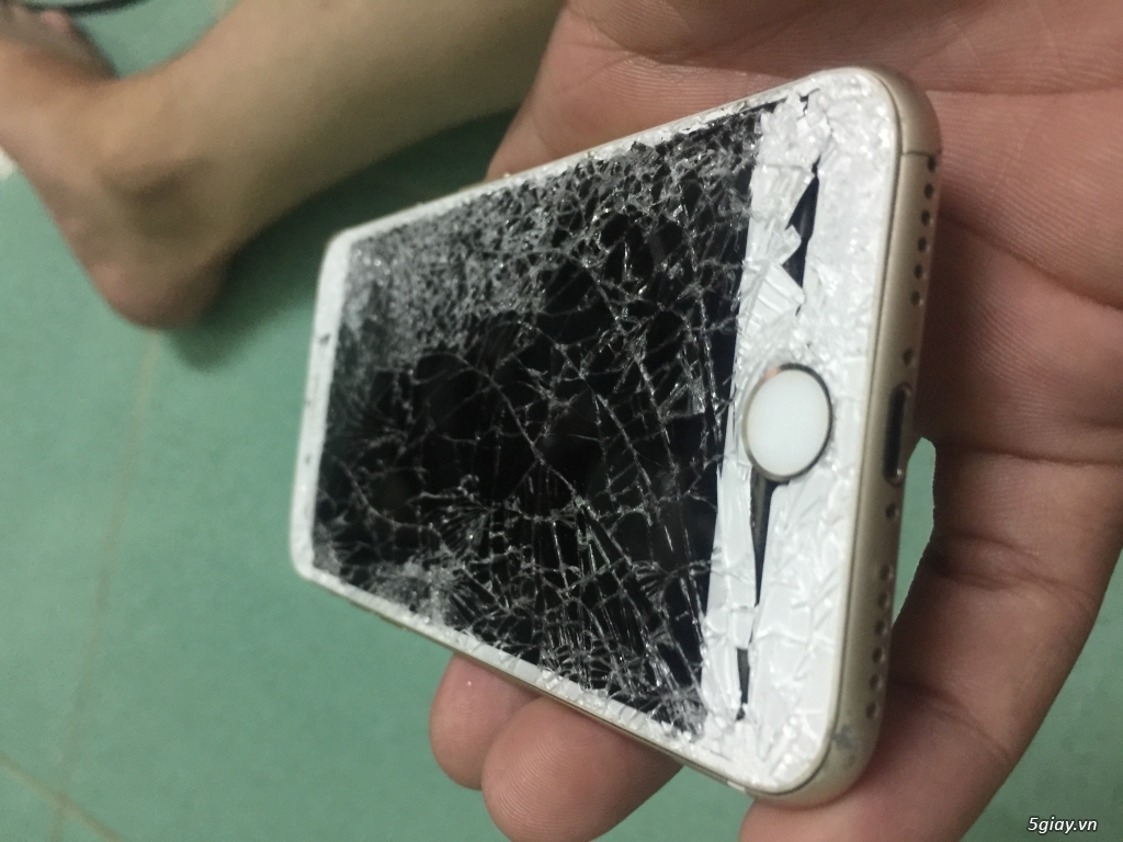 Xác iphone 7 gold bể màn hình