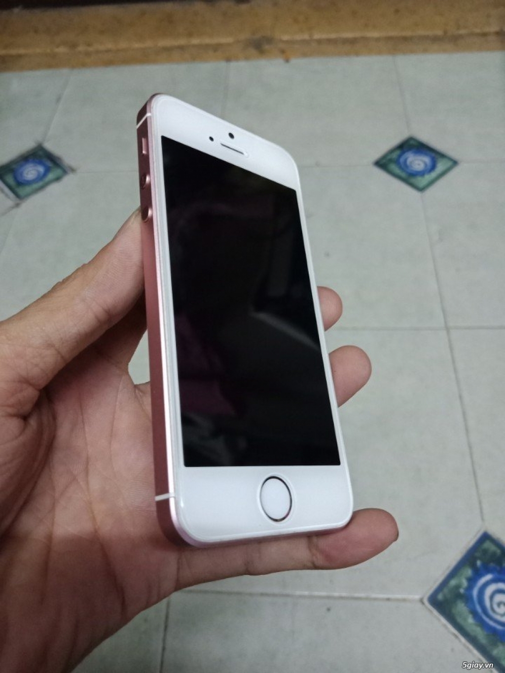 Iphone 5 SE hồng 16gb quốc tế Zin all đẹp | 5giay