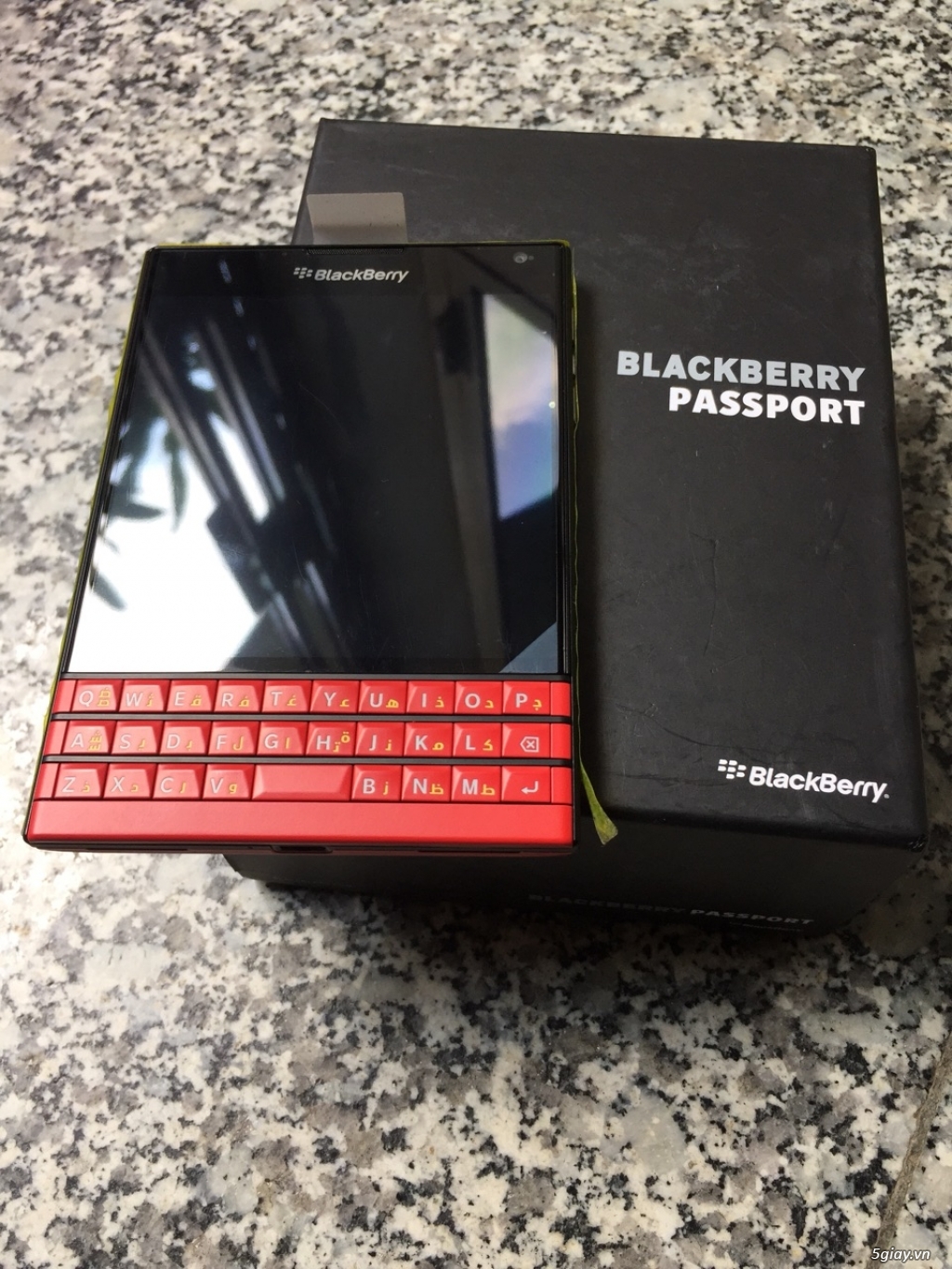 Passport đỏ mới khui xách tay HQ.