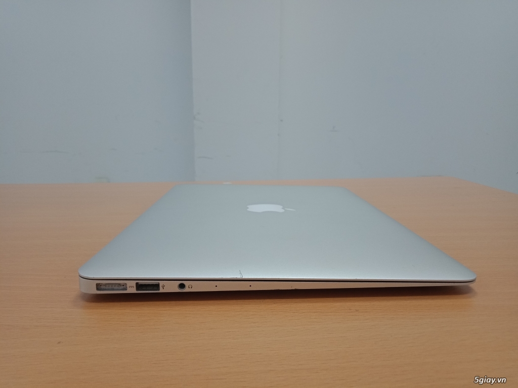 Apple MacBook Air 2013 - 1